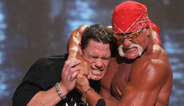 Hulk Hogan, &quot;charlando&quot; con John Cena