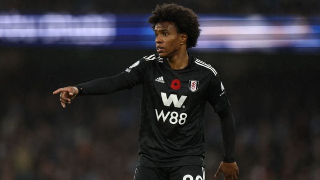 Willian renovó hace 17 días... ¡Y ahora pide salir a Arabia!