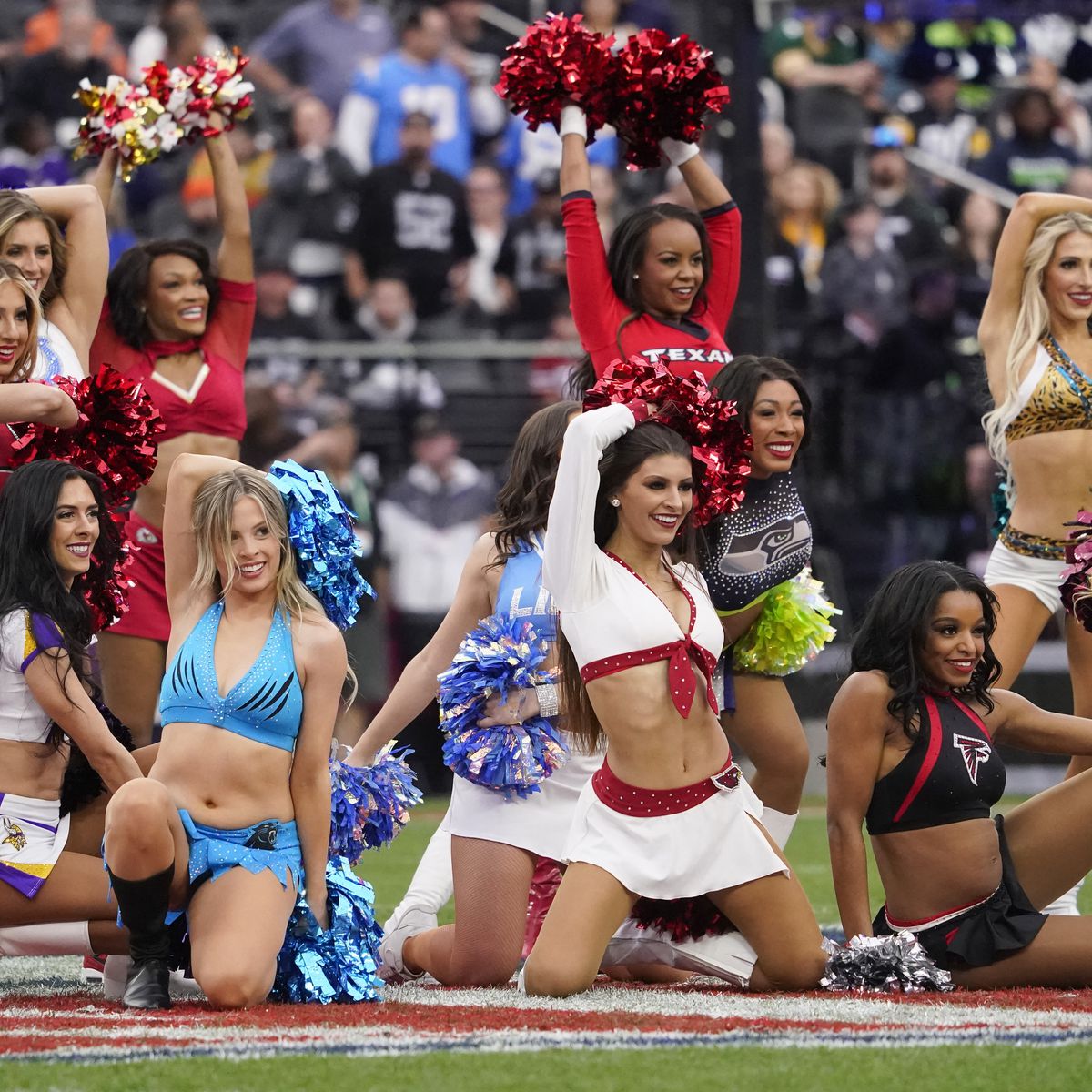 Photos of NFL Cheerleaders from Week 9 – Page 19 – Pro Dance Cheer