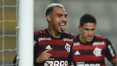 Brazil's Flamengo Matheuzinho celebrates after scoring against Peru's Sporting Cristal during the Copa Libertadores group stage first leg football match at the National Stadium in Lima on April 5, 2022. (Photo by ERNESTO BENAVIDES / AFP)