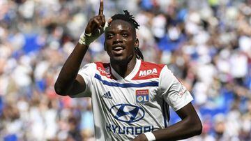 Tiene 23 años y es uno de los soportes ofensivos del Olympique de Lyon. El torneo pasado anotó siete goles.