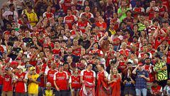 INGLEWOOD, CALIFORNIA - JULY 26: Arsenal fans during the second half of a pre-season friendly match against FC Barcelona at SoFi Stadium on July 26, 2023 in Inglewood, California.   Ronald Martinez/Getty Images/AFP (Photo by RONALD MARTINEZ / GETTY IMAGES NORTH AMERICA / Getty Images via AFP)