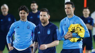 Pablo Aimar, junto a Messi y Scaloni, en un entrenamiento de Argentina.