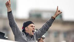 BOSTON, MA - FEBRUARY 07: Tom Brady of the New England Patriots celebrates during the Super Bowl victory parade on February 7, 2017 in Boston, Massachusetts. The Patriots defeated the Atlanta Falcons 34-28 in overtime in Super Bowl 51.   Billie Weiss/Getty Images/AFP == FOR NEWSPAPERS, INTERNET, TELCOS &amp; TELEVISION USE ONLY ==