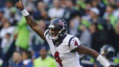 SEATTLE, WA - OCTOBER 29: Quarterback Deshaun Watson #4 of the Houston Texans cheers as DeAndre Hopkins #10 scores a 72 yard touchdown against the Seattle Seahawks in the fourth quarter at CenturyLink Field on October 29, 2017 in Seattle, Washington.   Jonathan Ferrey/Getty Images/AFP == FOR NEWSPAPERS, INTERNET, TELCOS &amp; TELEVISION USE ONLY ==