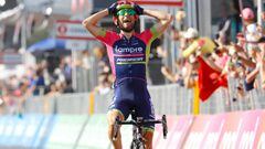 Diego Ulissi, con el maillot del Lampre-M&eacute;rida, celebra su victoria en Praia a Mare en la cuarta etapa del Giro de Italia 2016.    and wins the 4th stage of 99th Giro team d&#039;Italia, / AFP PHOTO / LUK BENIES