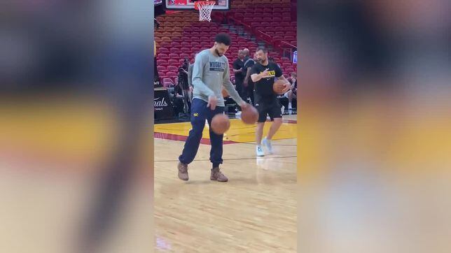 VIDEO: Jamal Murray practicing with hand wrap ahead of Game 4