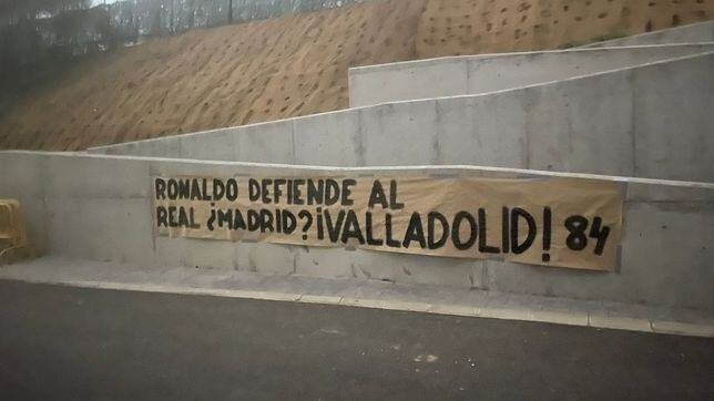 Aparecen carteles contra Ronaldo y sus medidas en Zorrilla