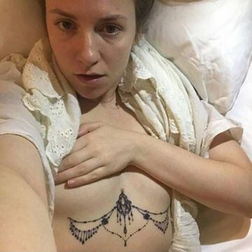 Uno de los tatuajes de la actriz Lena Dunham, el primero que le hizo una tatuadora feminista como ella misma reveló en Instagram cuando lo mostró por primera vez.