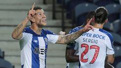 Matheus Uribe celebrando un gol con Porto.
