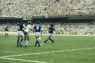 C.U. albergó la copa mundial de 1986. En su césped brillaron figuras como Diego Armando Maradona y Platini.