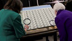 Treasury Secretary Janet Yellen stands next Treasury Chief Lynn Malerba as she presides over the unveiling of the first US banknotes printed with two women's signatures.