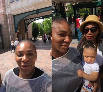 Serena Williams grab&aacute;ndose al entrar en Disneyland Paris
