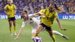 Canada&#039;s forward Janine Beckie (L) vies with Sweden&#039;s midfielder Kosovare Asllani during the France 2019 Women&#039;s World Cup round of sixteen football match between Sweden and Canada, on June 24, 2019, at the Parc des Princes stadium in Paris