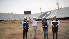 Autoridades del gobierno estatal inspeccionan las obras en el estadio Luis Pirata Fuente