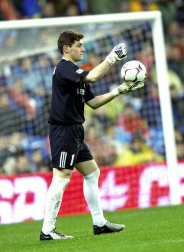 La temporada 2002-2003 es una de las temporadas más completas de Iker Casillas. A nivel de títulos, logró la Supercopa de Europa y la Copa Intercontinental, además de su segundo Campeonato Nacional de Liga.