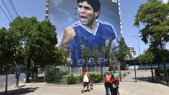 A dos años de la muerte de Maradona, Argentina se jugará la permanencia en el Mundial