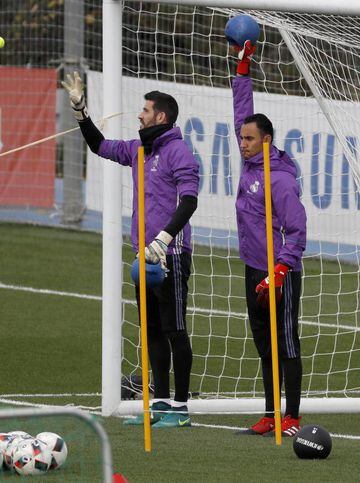 Kiko Casilla trains with Keylor Navas for Real Madrid.