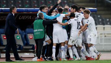 Grecia celebra el gol de Pavlidis.