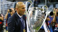 Zidane posa con la novena Champions.