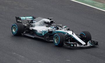 Valtteri Bottas probando el nuevo Mercedes W09