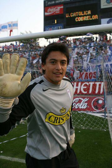 Ni su paso por Colo Colo entre el 2007 y 2008 sirvió para levantar su carrera luego de su exitoso paso por la tienda cruzada. Jugó por Magallanes hasta el 2015 y terminó sus estudios de Ingeniería Comercial en la Universidad Finis Terrae.

