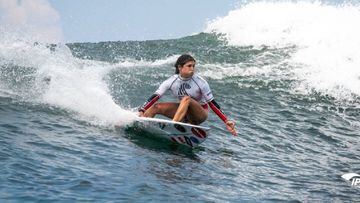 Delegación de surf cumplió su primer entrenamiento en Tokio