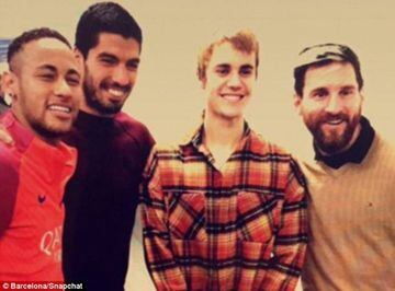 Justin Bieber junto a Neymar, Luis Suárez y Messi