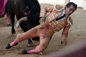 El torero Iván Fandiño recibió una cornada mortal de un toro de la ganadería Baltasar Ibán en la plaza francesa de Aire Sur L'Adour, 