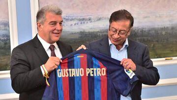 Gustavo Petro junto al presidente de FC Barcelona, Joan Laporta.