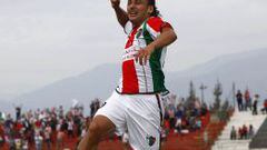 Ramos celebra uno de los dos goles que convirti&oacute; contra La Calera en La Cisterna.