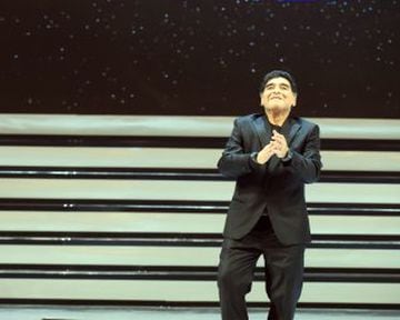Actuación de Maradona en el teatro San Carlo de Nápoles.