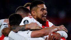 Argentina's River Plate David Martinez celebrates with teammates after scoring against Chile's Colo Colo during their Copa Libertadores group stage football match, at the Monumental stadium in Buenos Aires, on May 19, 2022. (Photo by MARCOS BRINDICCI / AFP)