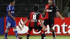 Mart&iacute;n Tonso (derecha) le anot&oacute; a la U en la Copa Libertadores 2013.