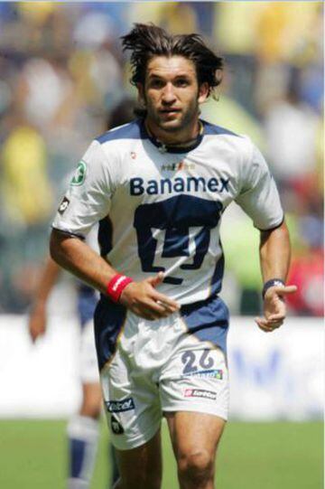 En 2004, los Pumas fueron invitados a disputar el Trofeo Santiago Bernabéu y se convirtieron en el único equipo azteca que tiene este trofeo en sus vitrinas.