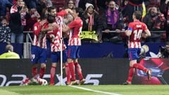Los jugadores del Atl&eacute;tico celebran el gol de Diego Costa ante el Sevilla.