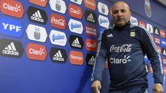 Argentina&#039;s football team coach Jorge Sampaoli leaves after a press conference in Ezeiza, Buenos Aires on July 25, 2017.  Sampaoli will travel to Europe to analyze the performance of Argentine footballers ahead of a 2018 FIFA World Cup Russia South American qualifier football match against Uruguay to be held in Montevideo on August 31. / AFP PHOTO / JUAN MABROMATA