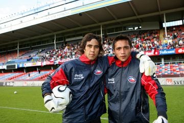 Ambos porteros en Estocolmo, en la previa de un amistoso del 2006 ante la selección local.
