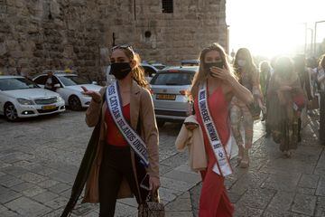 Las participantes han paseado por las calles de Jerusalén con la vista puesta en el próximo 13 de diciembre cuando se conocerá la ganadora.