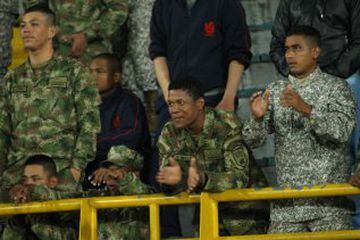 Soldados del Ejército también disfrutaron del partidazo entre Millonarios y Junior