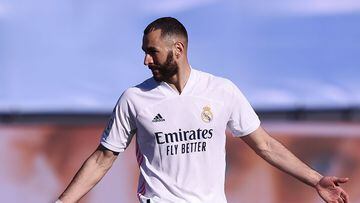 MADRID, SPAIN - MARCH 13: Karim Benzema of Real Madrid reacts during the La Liga Santander match between Real Madrid and Elche CF at Estadio Alfredo Di Stefano on March 13, 2021 in Madrid, Spain. Sporting stadiums around Spain remain under strict restrict