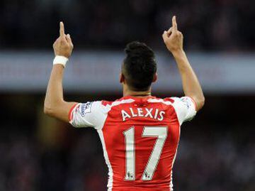 Alexis Sánchez celebra uno de sus goles en el triunfo del Arsenal ante el Burnley. 