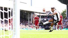 LONDON, ENGLAND - AUGUST 06: Aleksandar Mitrovic of Fulham scores their team's second goal from the penalty spot during the Premier League match between Fulham FC and Liverpool FC at Craven Cottage on August 6, 2022 in London, United Kingdom. (Photo by Jacques Feeney/Offside/Offside via Getty Images)