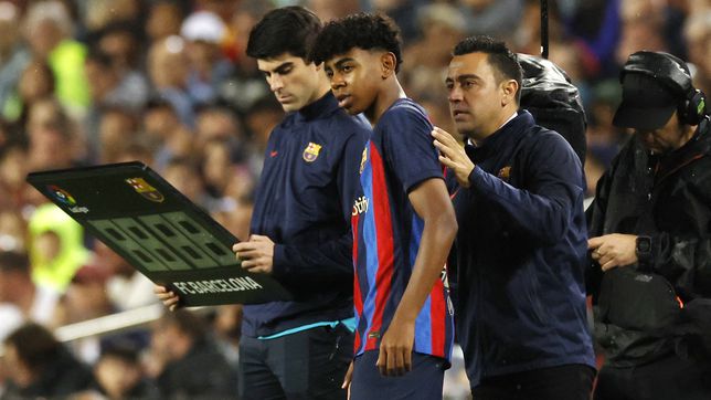 Yamal becomes youngest Barcelona debutant: whose record did he break?