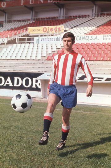 479 games from 1977 to 1992 with Sporting Gijón.