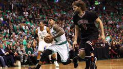 BOSTON, MA - APRIL 18: Isaiah Thomas #4 of the Boston Celtics drives against Robin Lopez #8 of the Chicago Bulls during the third quarter of Game Two of the Eastern Conference Quarterfinals at TD Garden on April 18, 2017 in Boston, Massachusetts. NOTE TO USER: User expressly acknowledges and agrees that, by downloading and or using this Photograph, user is consenting to the terms and conditions of the Getty Images License Agreement.   Maddie Meyer/Getty Images/AFP == FOR NEWSPAPERS, INTERNET, TELCOS &amp; TELEVISION USE ONLY ==