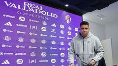 VALLADOLID, 05/06/2023.-El presidente del Real Valladolid, Ronaldo Nazário, comparece este lunes en rueda de prensa tras cerrar ayer el equipo la temporada con un descenso a segunda categoría.EFE/Nacho Gallego

