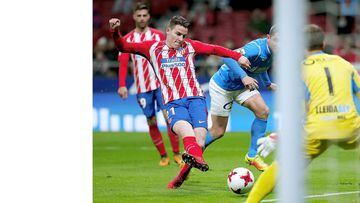 MADRID, SPAIN - JANUARY 09: Kevin Gameiro of Atletico de Madrid strikes the ball during the Copa del Rey second leg match between Club Atletico de Madrid and Lleida Esportiu at Estadio Wanda Metropolitano on January 9, 2018 in Madrid, Spain. (Photo by Gon