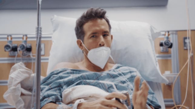 Ryan Reynolds segna la sua prima colonscopia per aumentare la consapevolezza e finisce con un intervento chirurgico