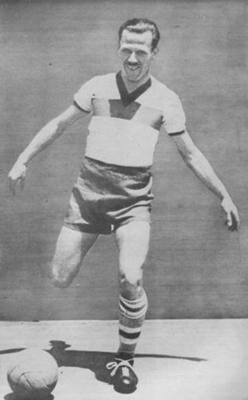 Alberto Buccicardi: Formó parte del primer equipo de la UC en el profesionalismo en el año 1937. Tiempo después, dirigió al equipo que logró la primera corona de los cruzados en 1949.